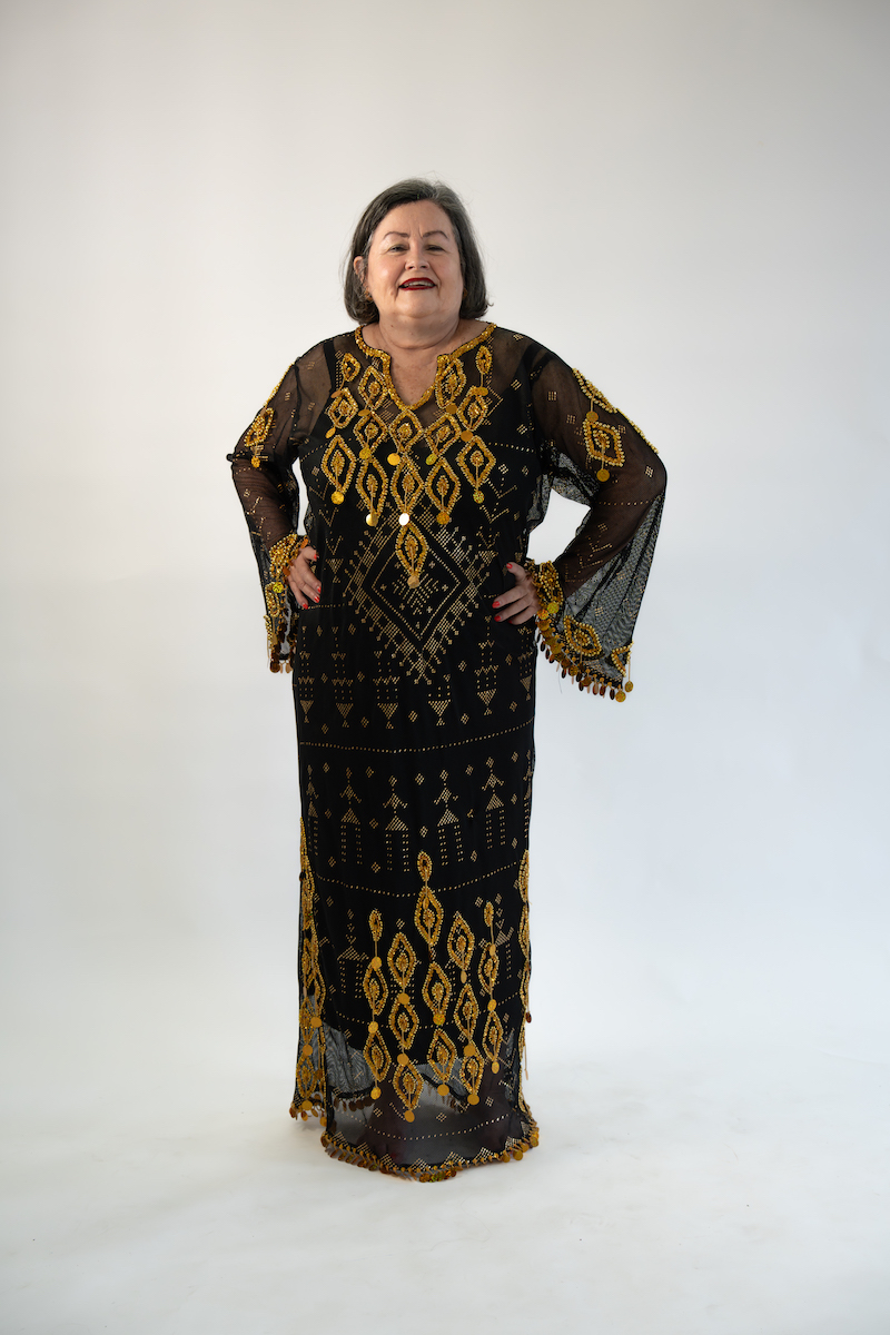 Black & Gold Assuit Dress with accessories - Image 3